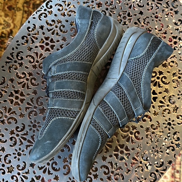 Navy Audio Sneaker by Walking Cradles size 9 - Picture 4 of 9